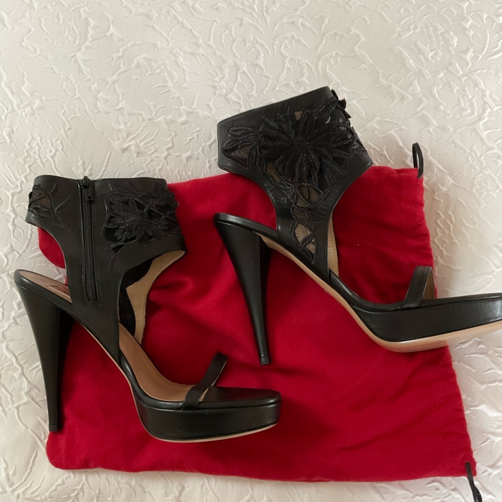 NEW VALENTINO GARAVANI black shoes ankle lace design with zip 9.5 10 40.5